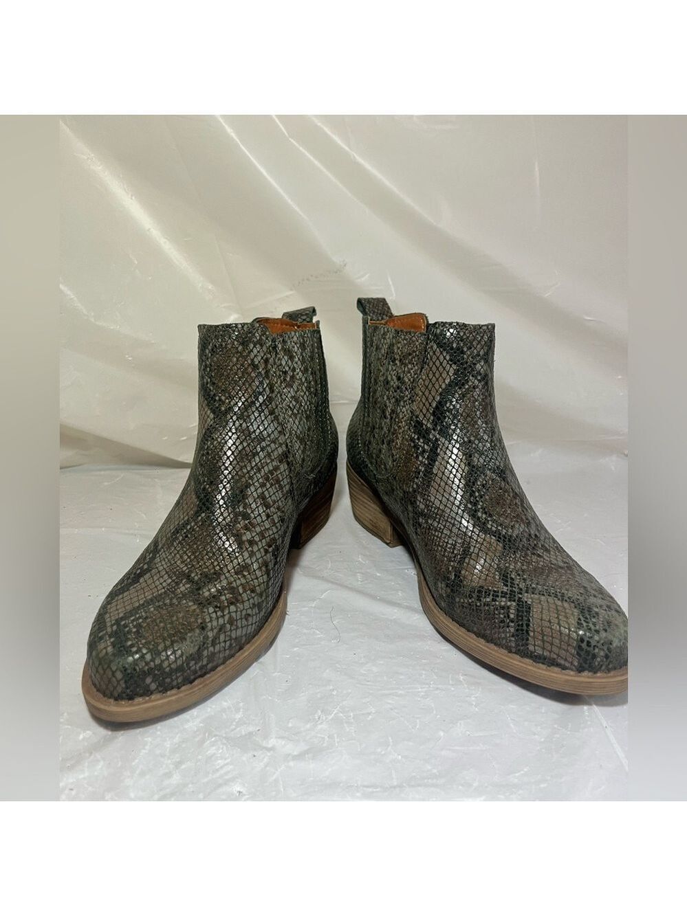 Eric Michael Green and Brown Ankle Boots with Snakeskin Texture size 38